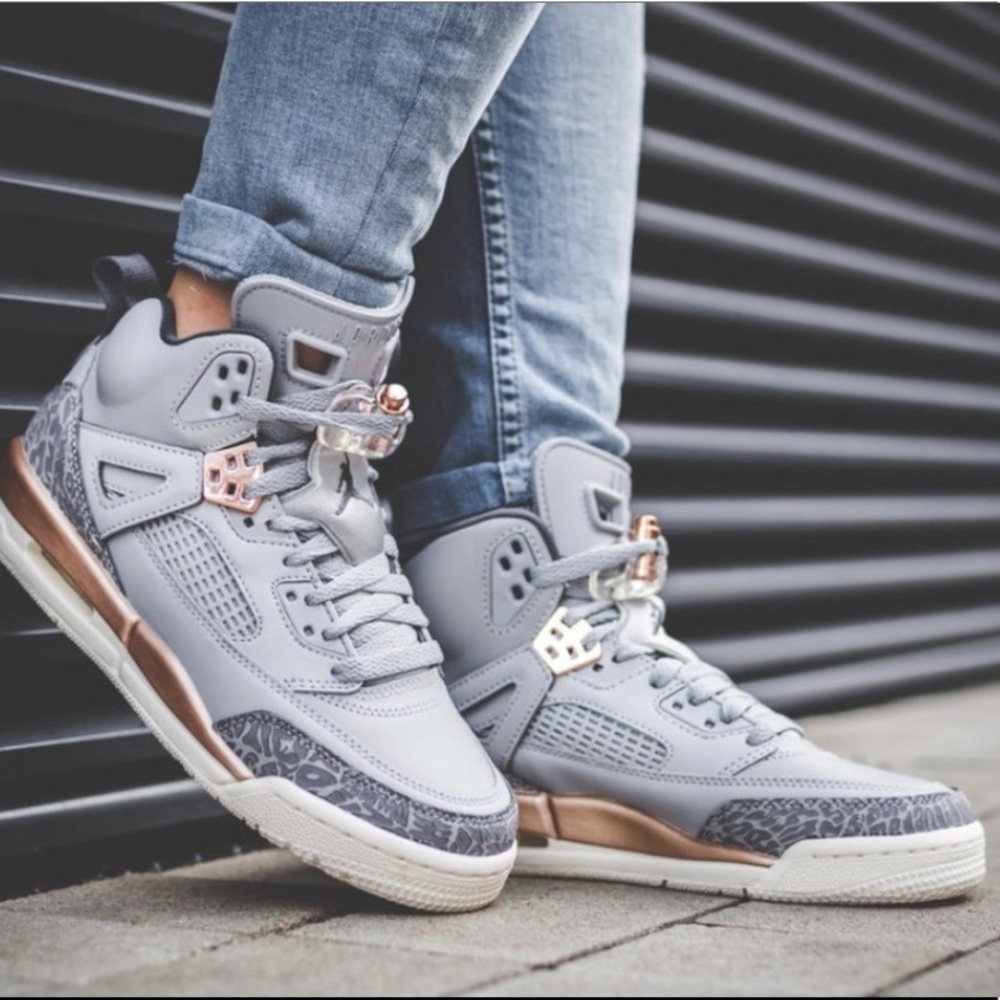 Jordan Wolf Grey Spizike Nike Sneakers